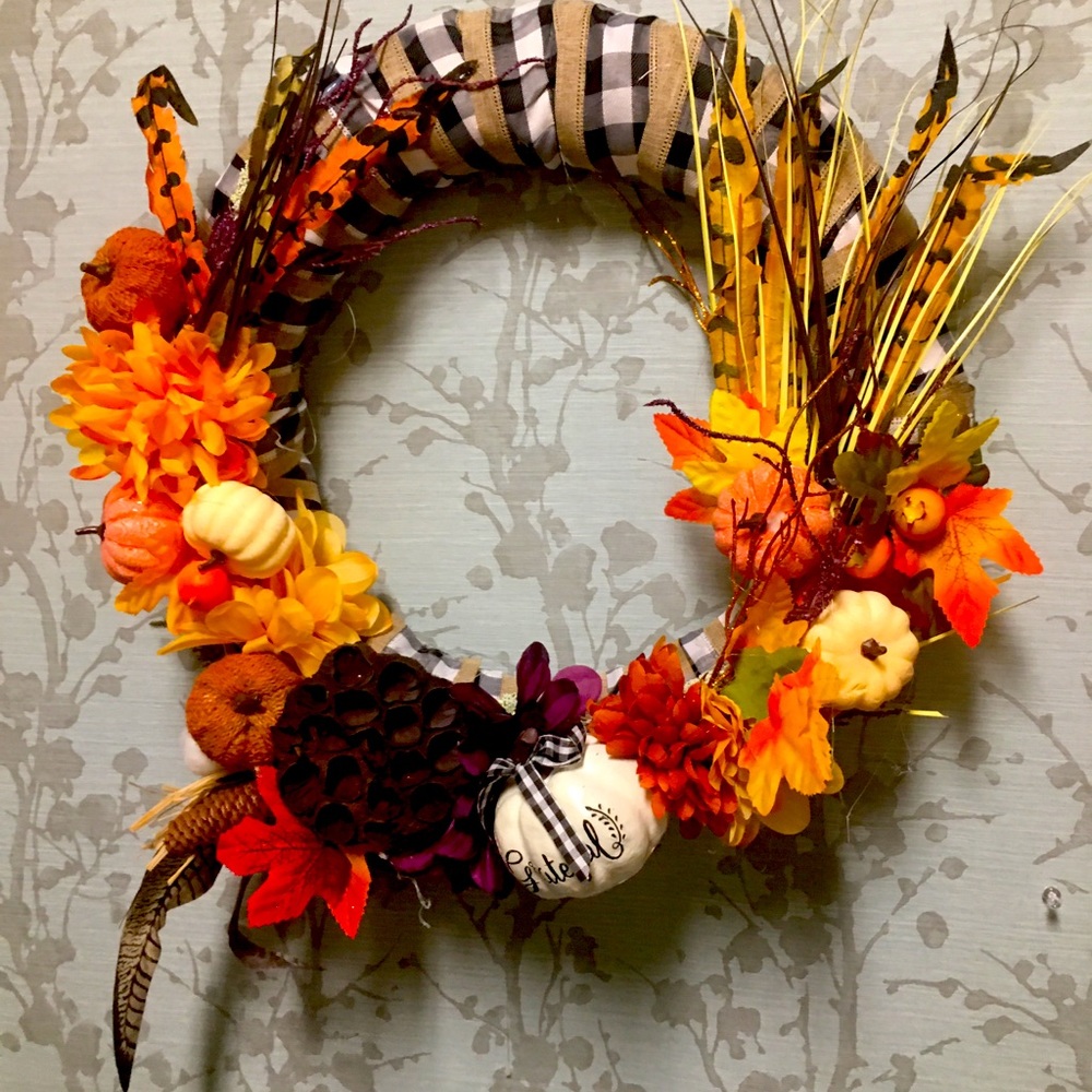 Gorgeous fall themed wreath. Burlap n black n white donned with accents of fall